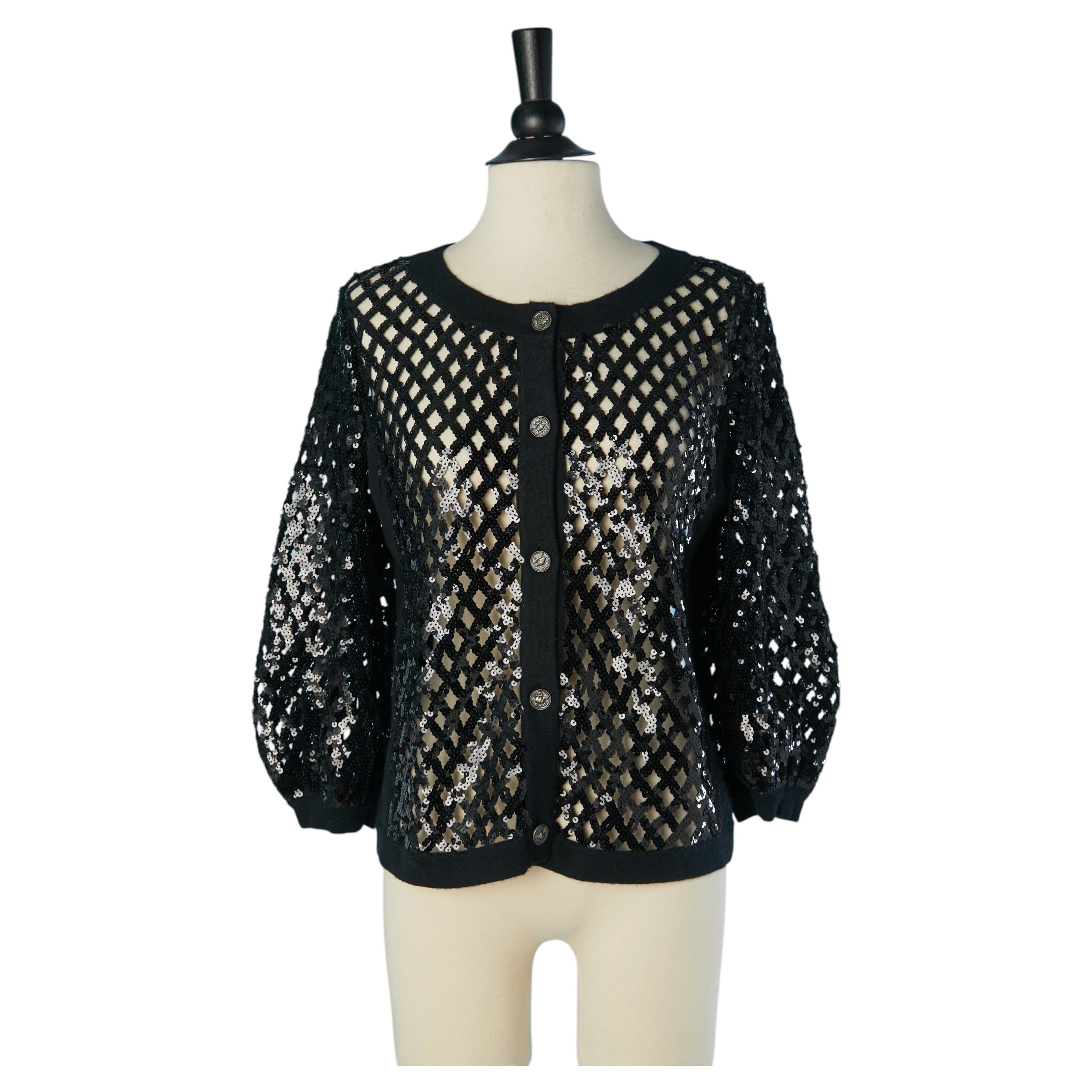 Cardigan nero in maglia a rete con paillettes e inserto in cashmere CHANEL in vendita