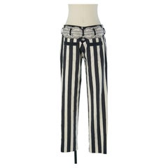 Pantalón de algodón a rayas con aplique estampado en la cintura de BALENCIAGA