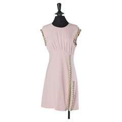 Minivestido de cóctel rosa con pedrería y perlas de GIAMBATTISTA VALLI