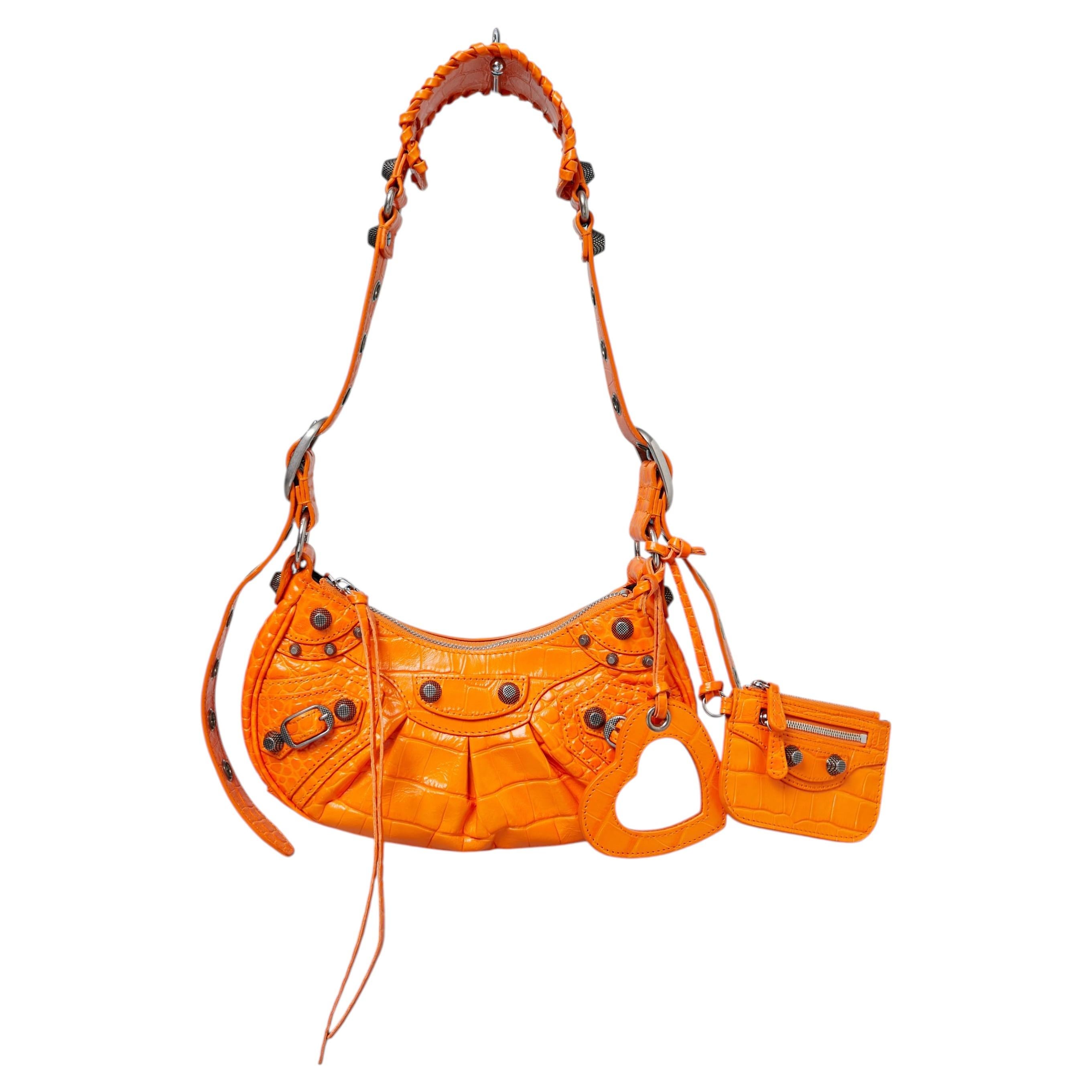 Does Balenciaga repair bags?