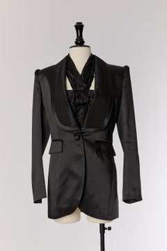 Conjunto de blazer de satén negro con corpiño drapeado de D&G, de DOLCE & GABBANA