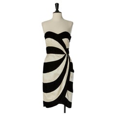 Abito da cocktail bustier in velluto nero e raso avorio di VICTOR COSTA