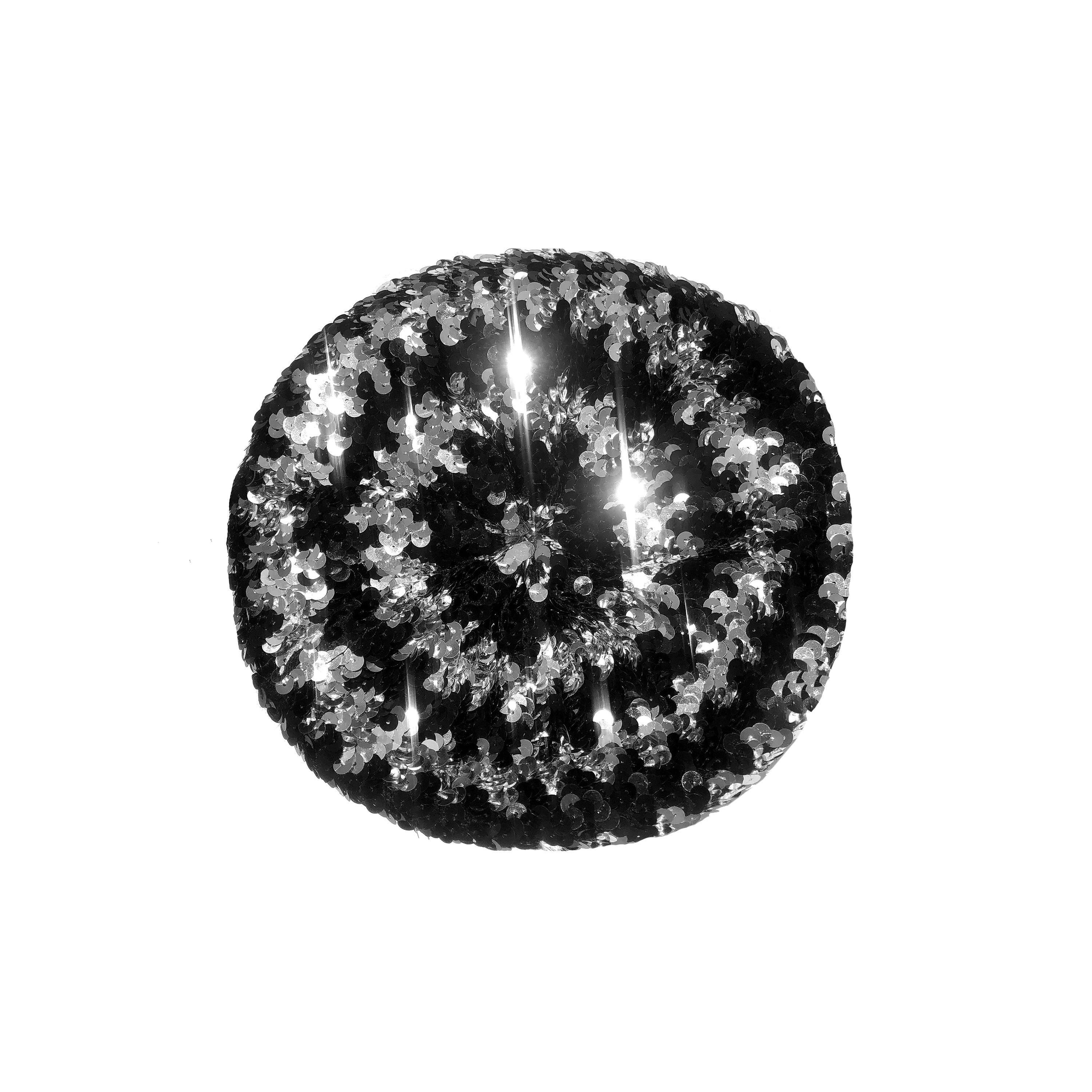 Nero Vintage anni '70 - Cappello berretto e sciarpa di paillettes - Argento e paillettes nere in vendita