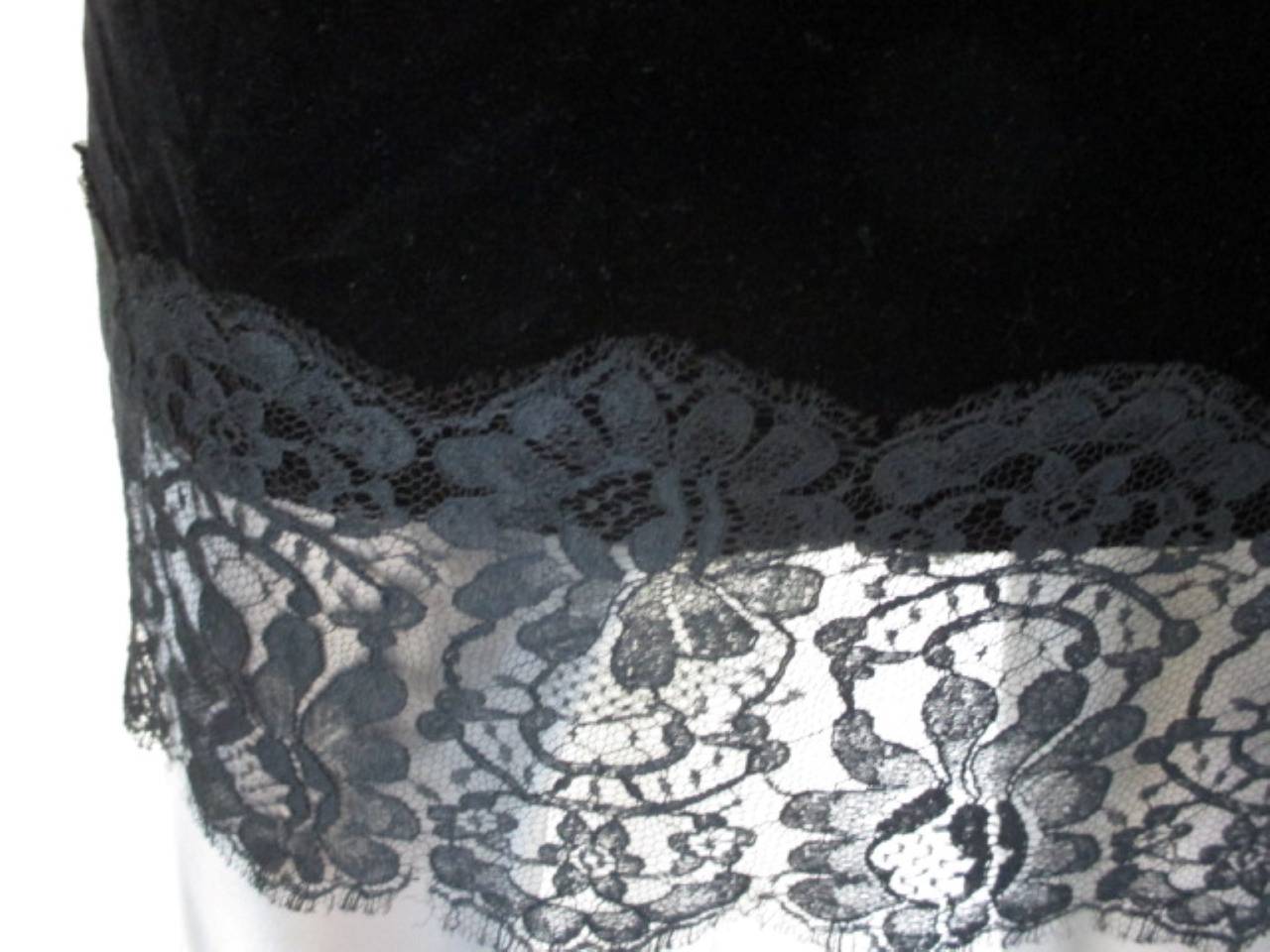 Yves Saint Laurent black velvet skirt with lace, 1980s In Good Condition In Amsterdam, NL