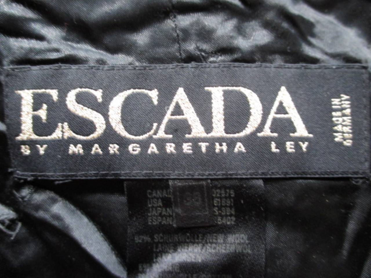 Blazer di lana bianco e nero Escada degli anni '80 in vendita 1