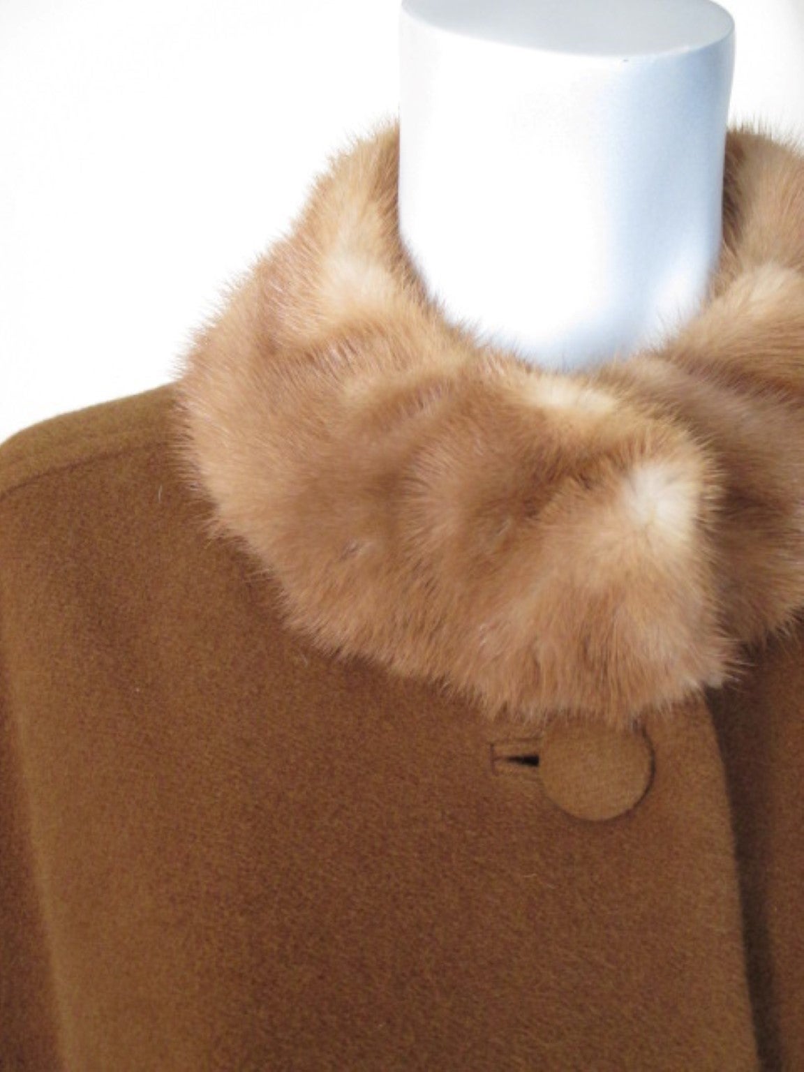 Art-deco wool cape with mink fur trim