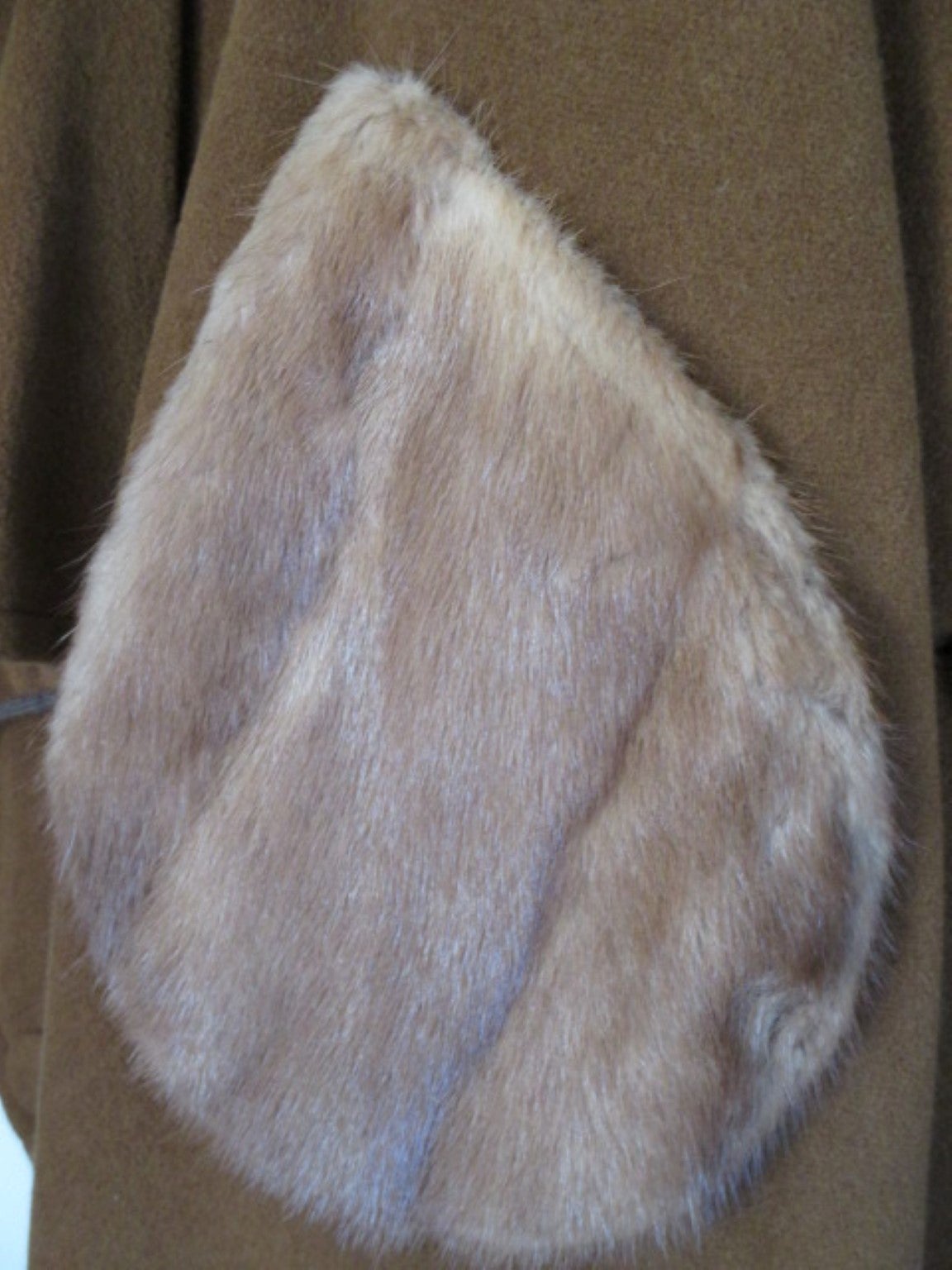 Art-deco wool cape with mink fur trim at 1stDibs
