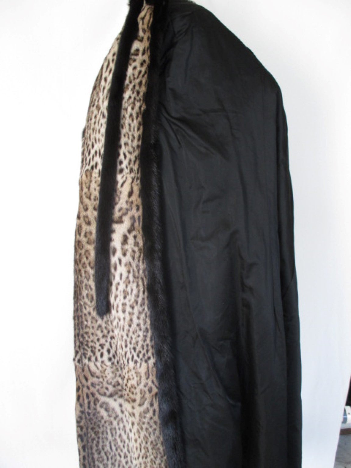 Women's or Men's Mink-trimmed Vintage Printed Panthere Fur Coat 