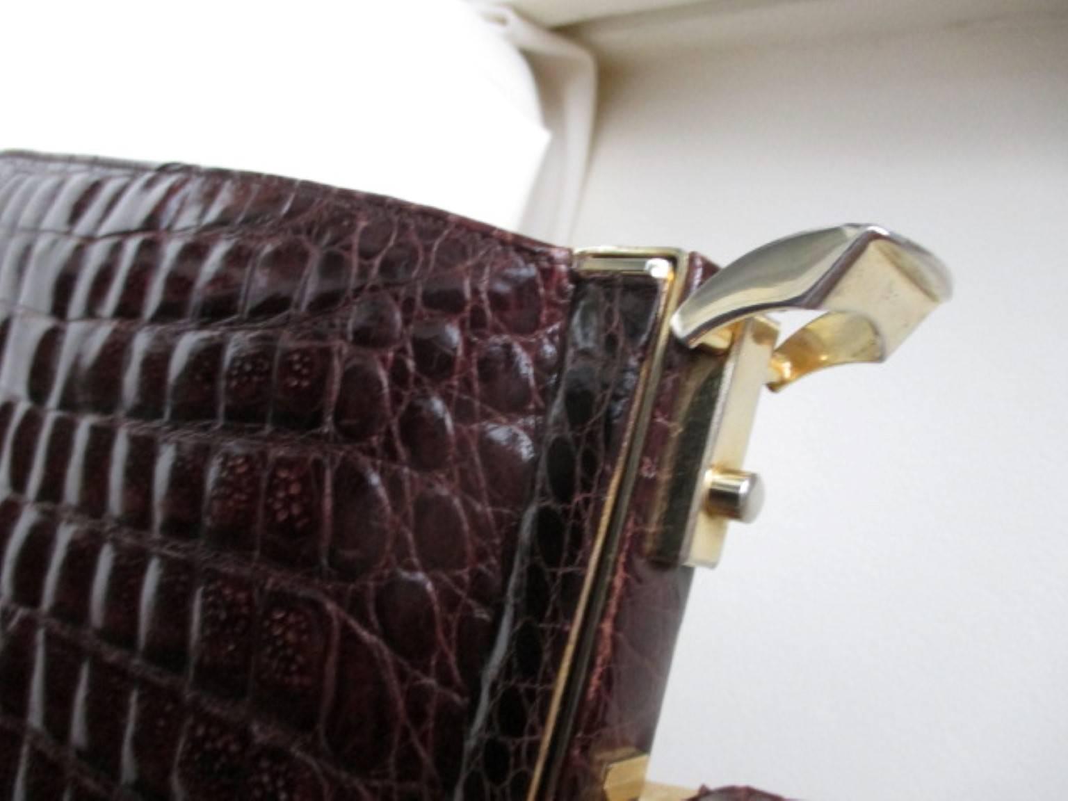 elegant crocodile leather frame box bag For Sale 3