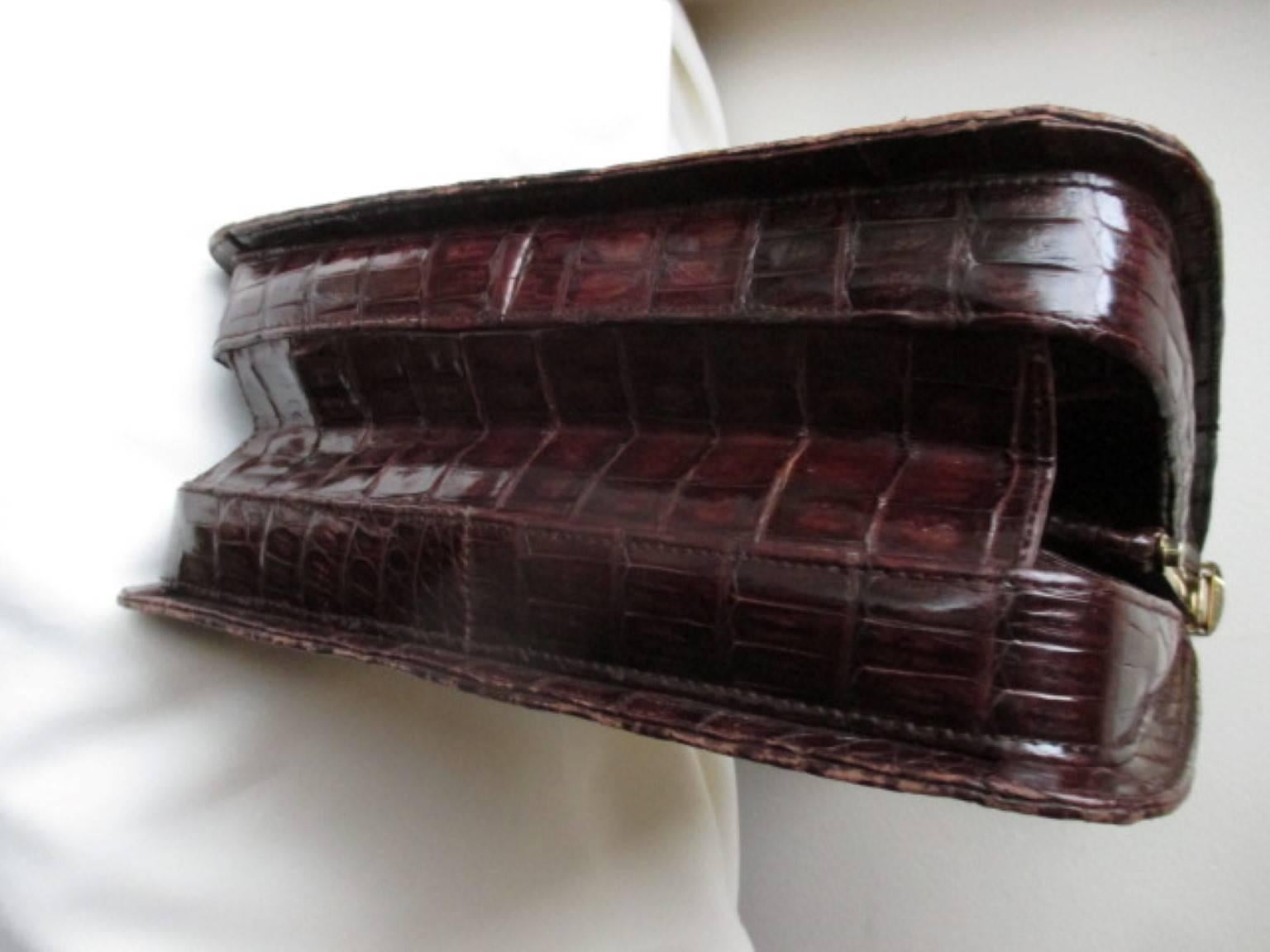 Women's elegant crocodile leather frame box bag For Sale