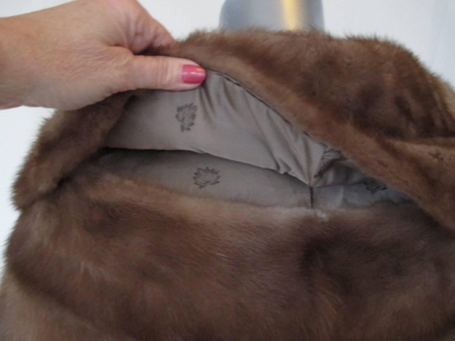 elegant mink fur stole In Good Condition In Amsterdam, NL
