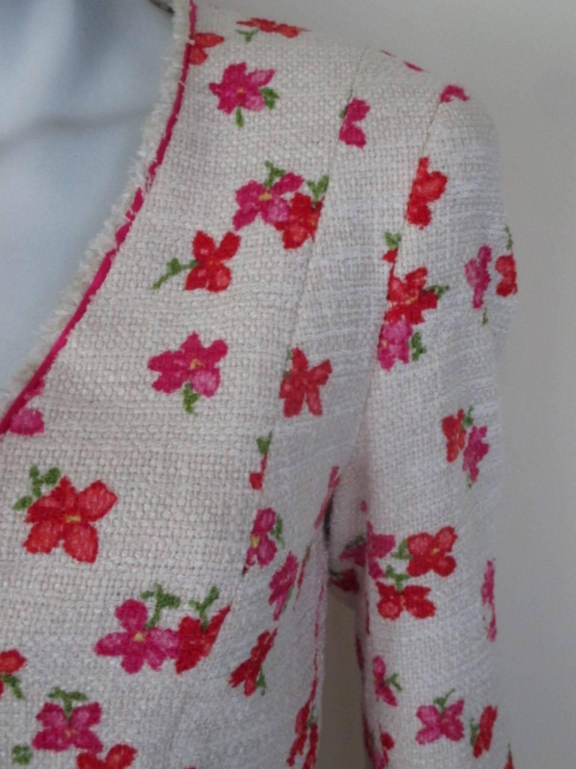 Gray Escada beautiful summer flower jacket size US 8 For Sale