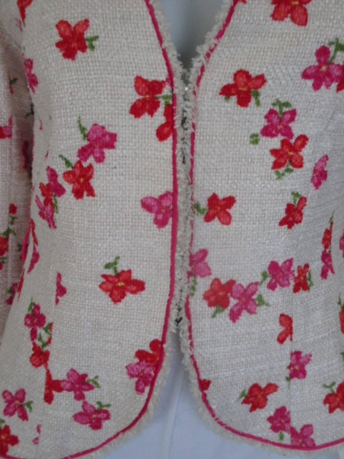 Escada beautiful summer flower jacket size US 8 In Good Condition For Sale In Amsterdam, NL