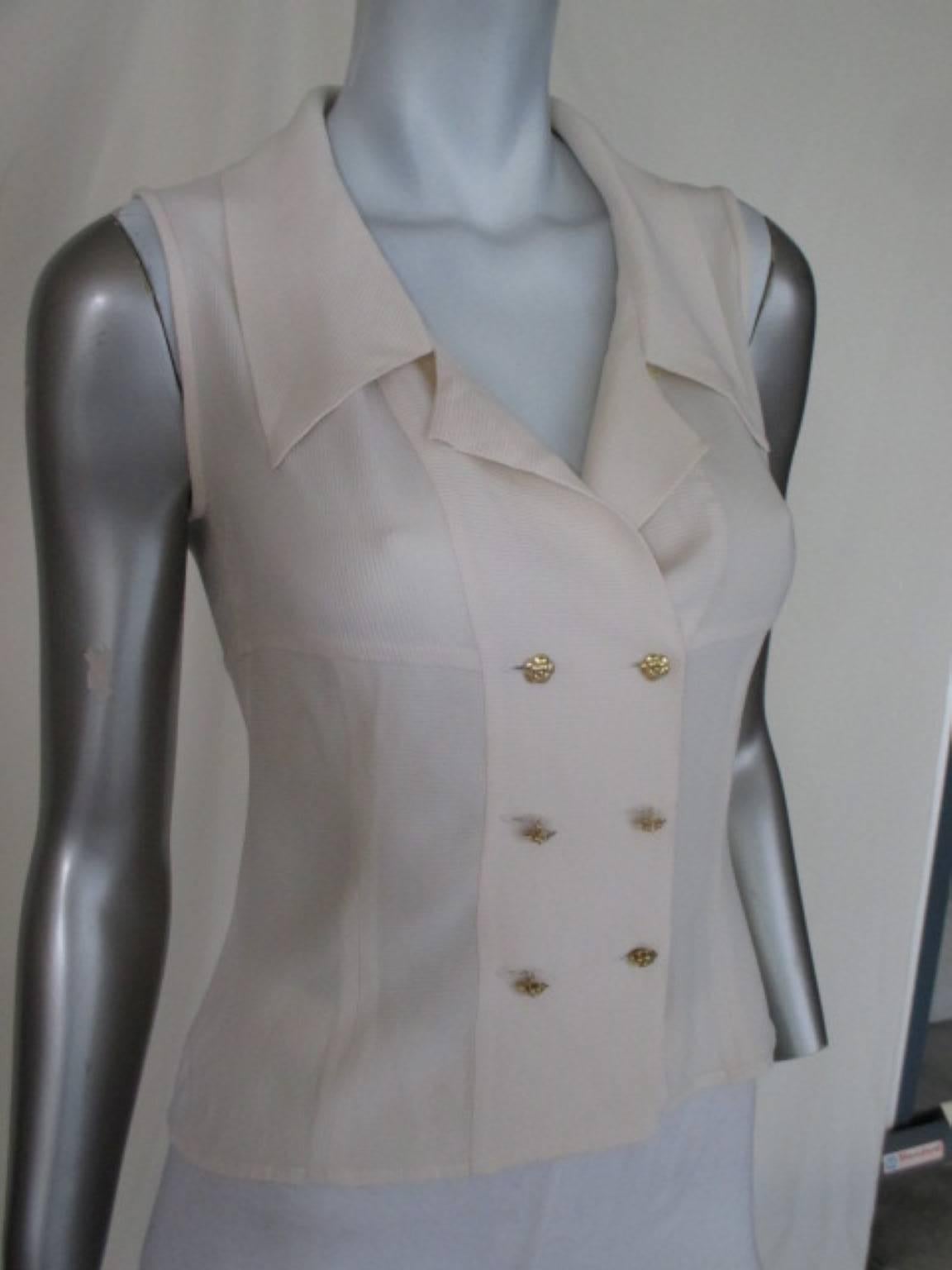 Gray Chanel Sleeveless Blouse with Gold Flower Buttons For Sale