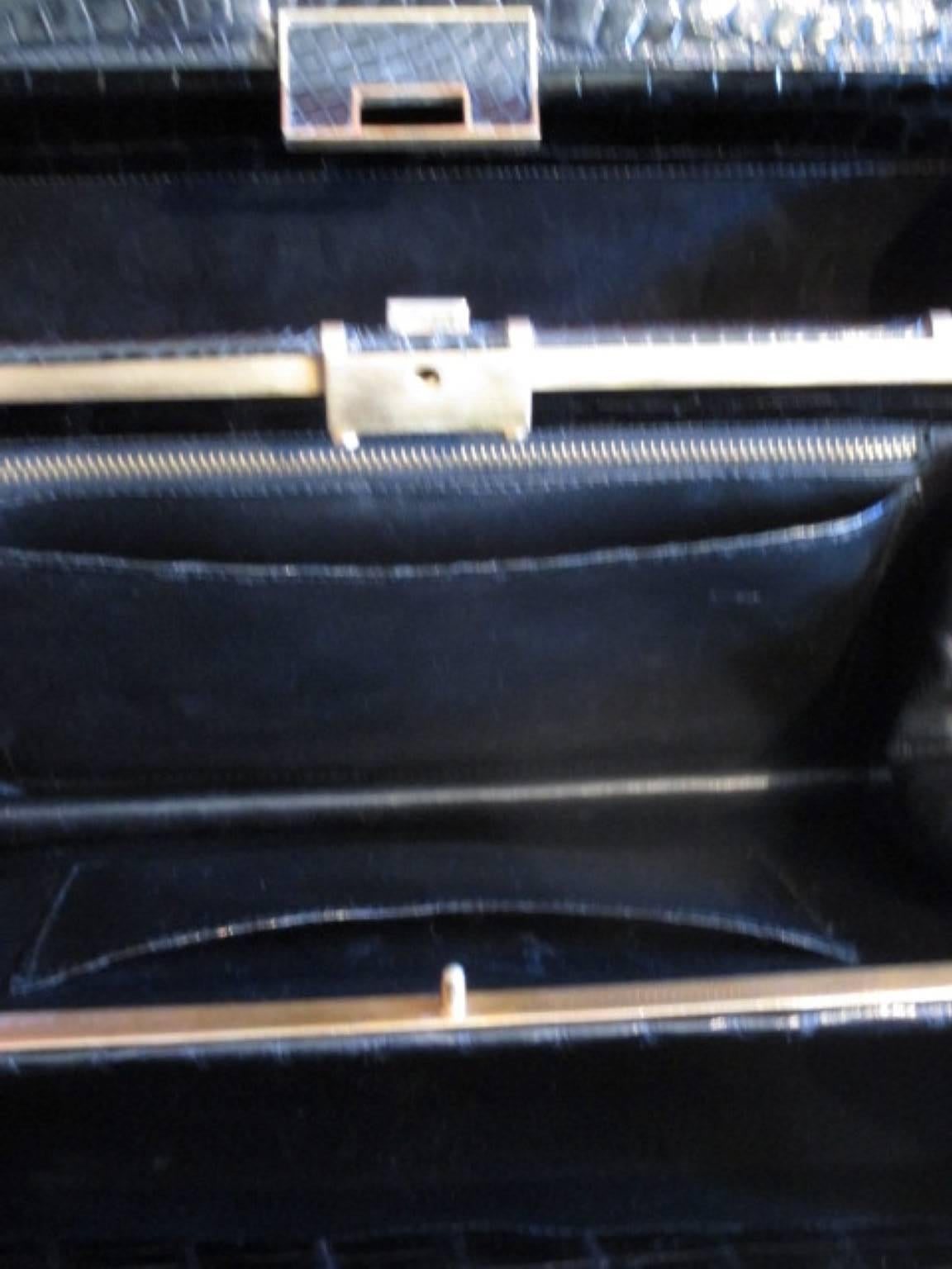 Schwarze Kelly-Handtasche aus Krokodilleder im Kelly-Style  im Angebot 6