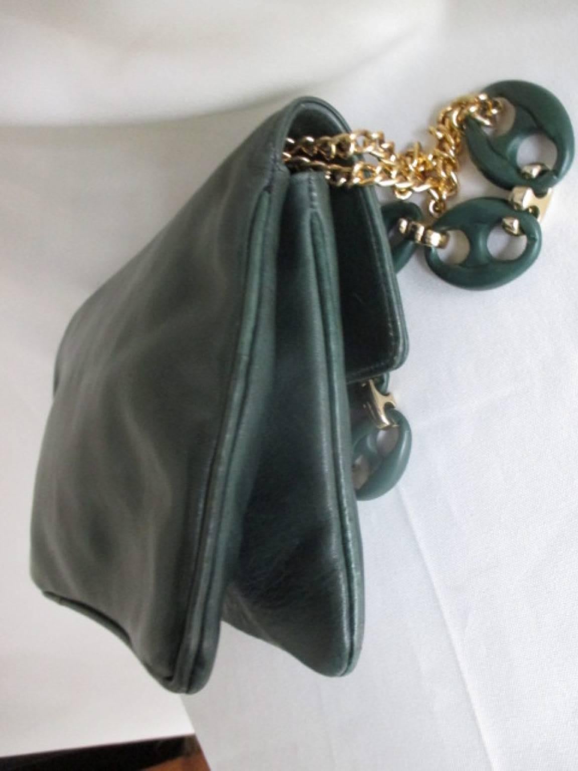 rara bandolera vintage de cuero verde estilo constance en venta 3