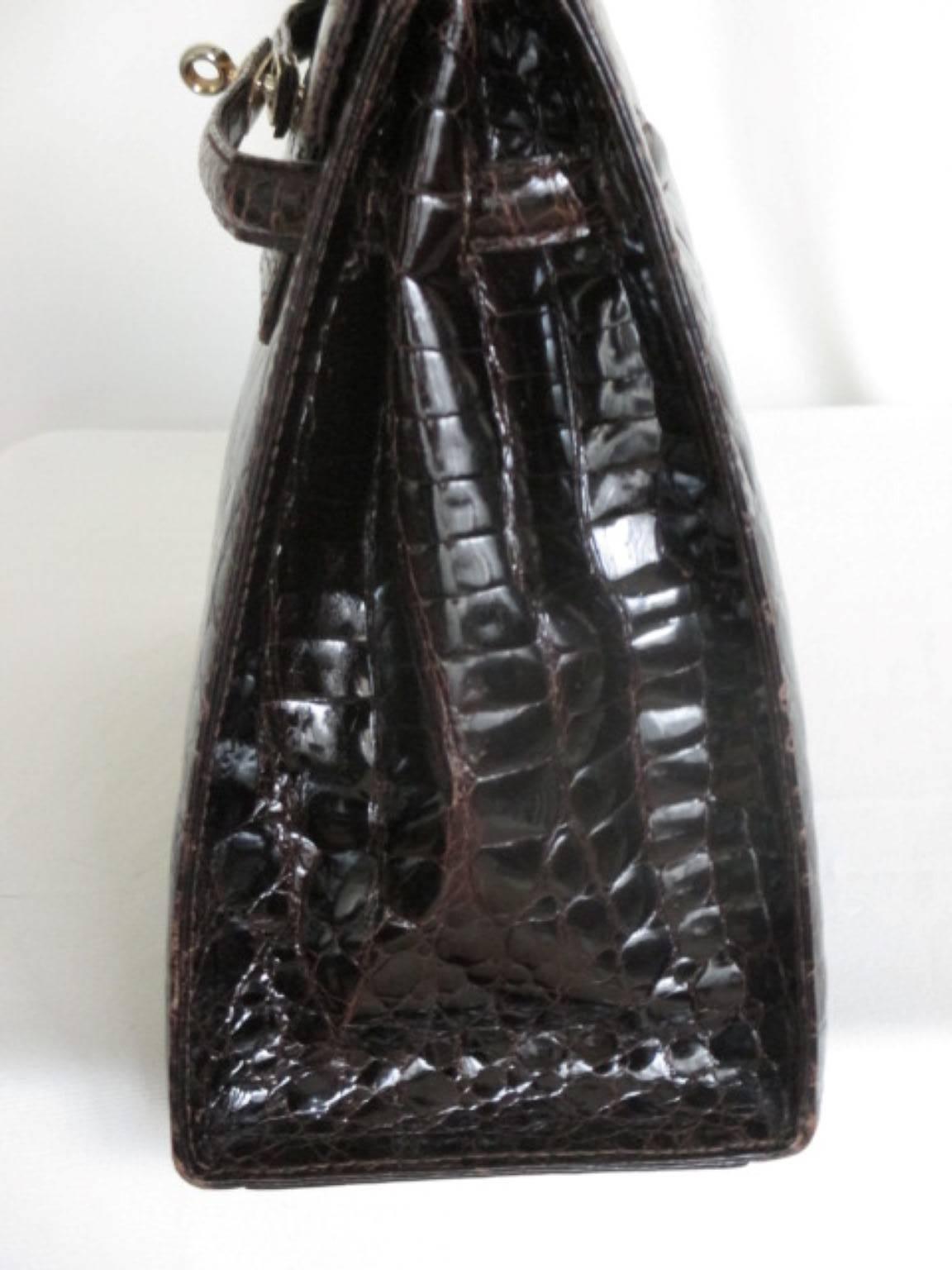 Women's or Men's Vintage Dark Brown Croco Leather Handle Bag For Sale