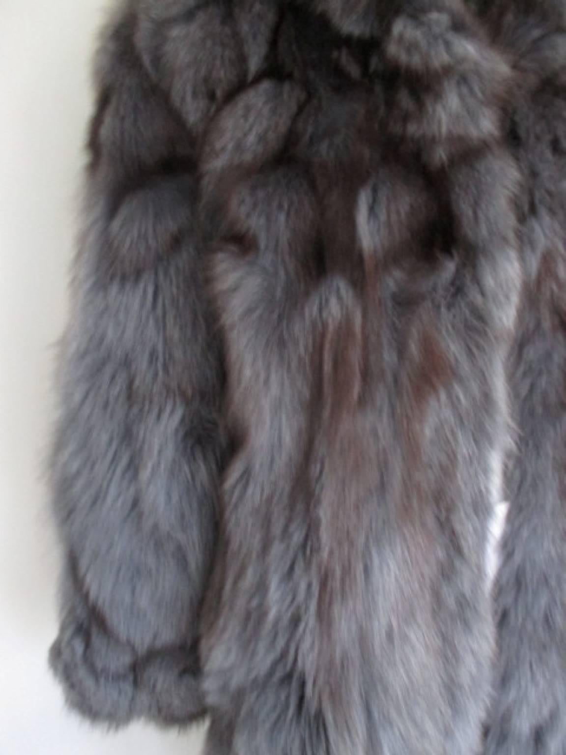 excellent soft and supple long fox fur coat In Excellent Condition In Amsterdam, NL