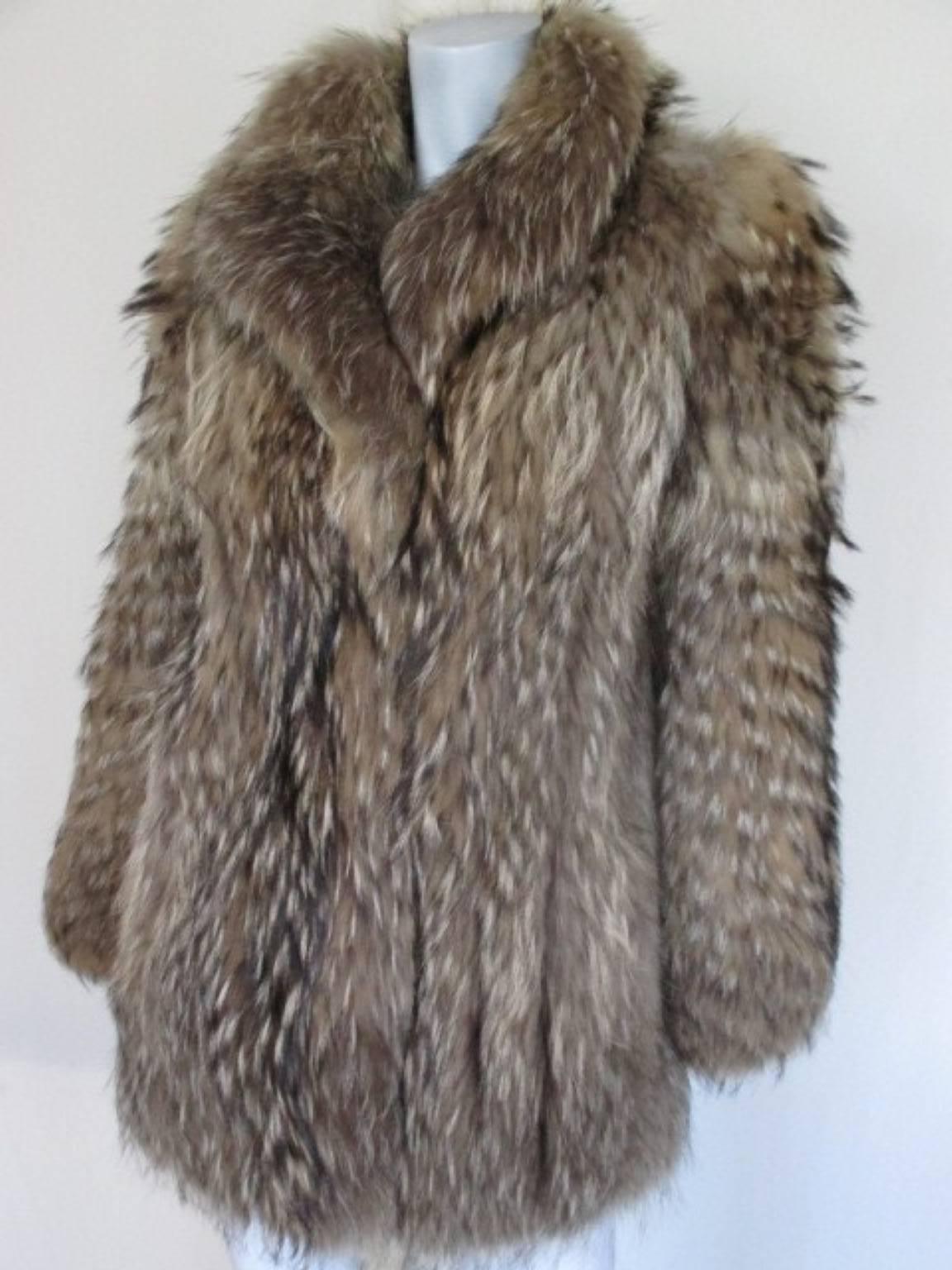 natural finn raccoon fur coat In Excellent Condition In Amsterdam, NL