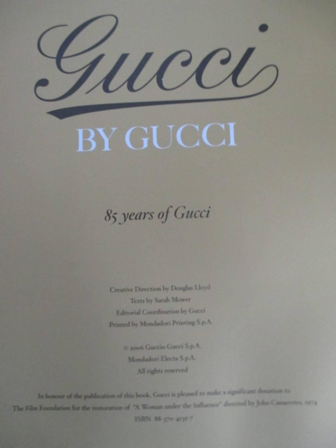 Buch von Gucci von Gucci 85 Jahre Gucci Limited Edition:: 2006 im Zustand „Gut“ in Amsterdam, NL