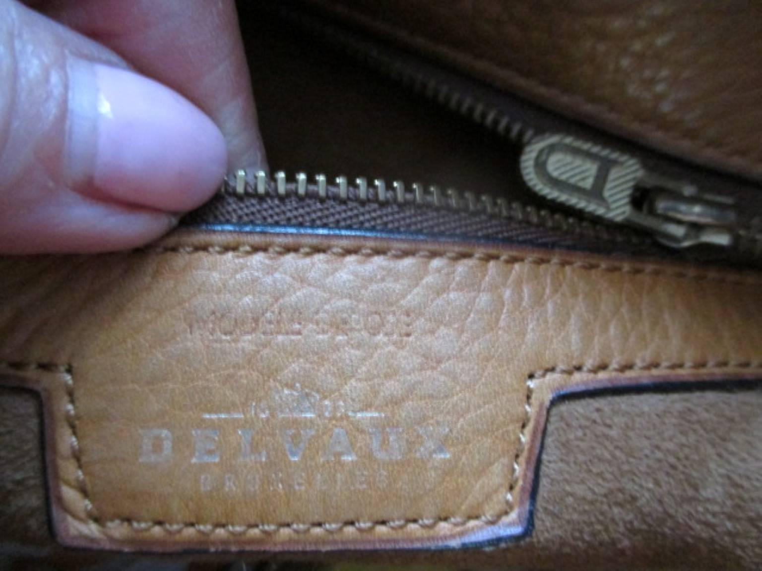 delvaux leather ostrich shoulder bag In Good Condition In Amsterdam, NL