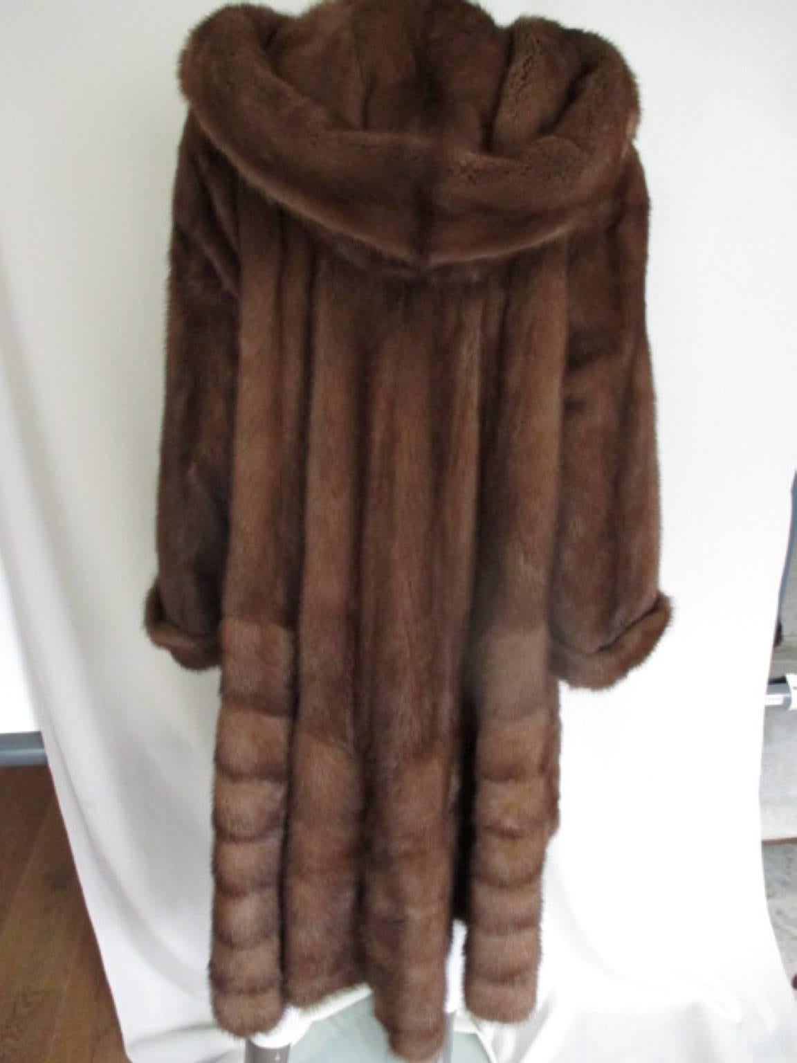Hooded Mink Swing Fur Coat In Good Condition In Amsterdam, NL