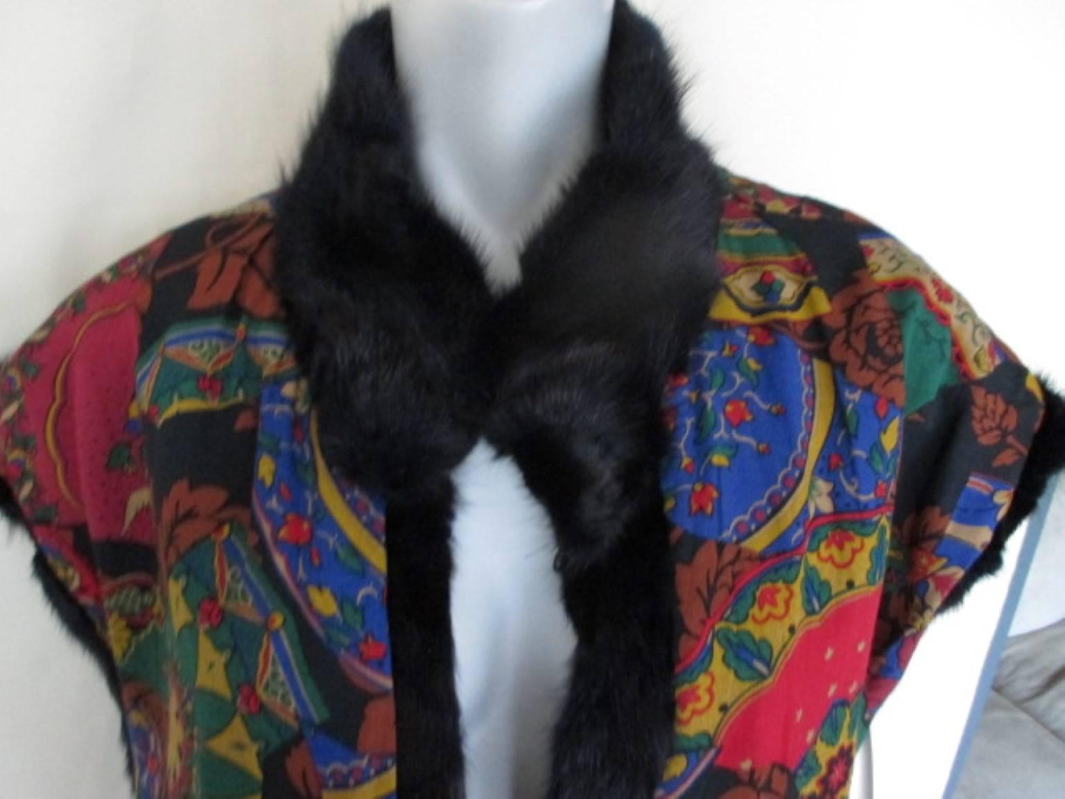 Black reversible mink fur vest For Sale