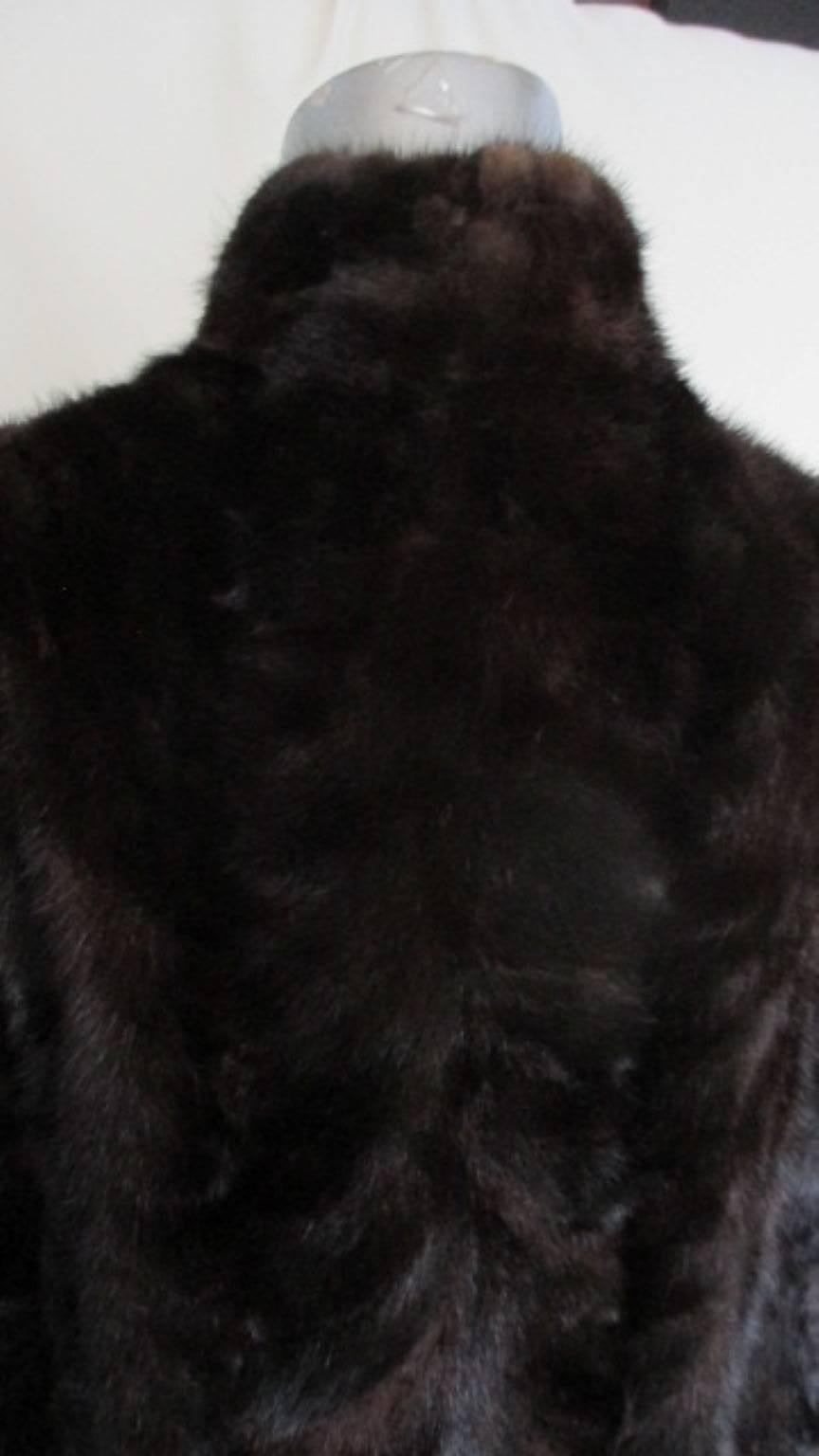  Vintage Brown Mink Fur Coat In Good Condition In Amsterdam, NL