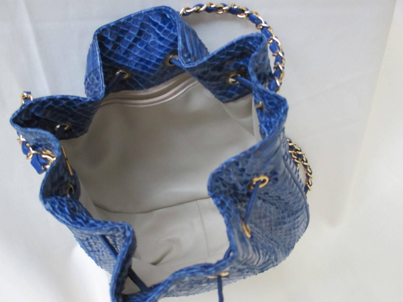 Royal Blue Python Leather Shoulder Bag In Good Condition In Amsterdam, NL