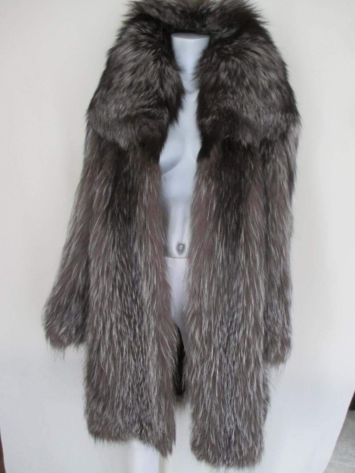 Women's or Men's Beautiful Silver Fox Fur coat