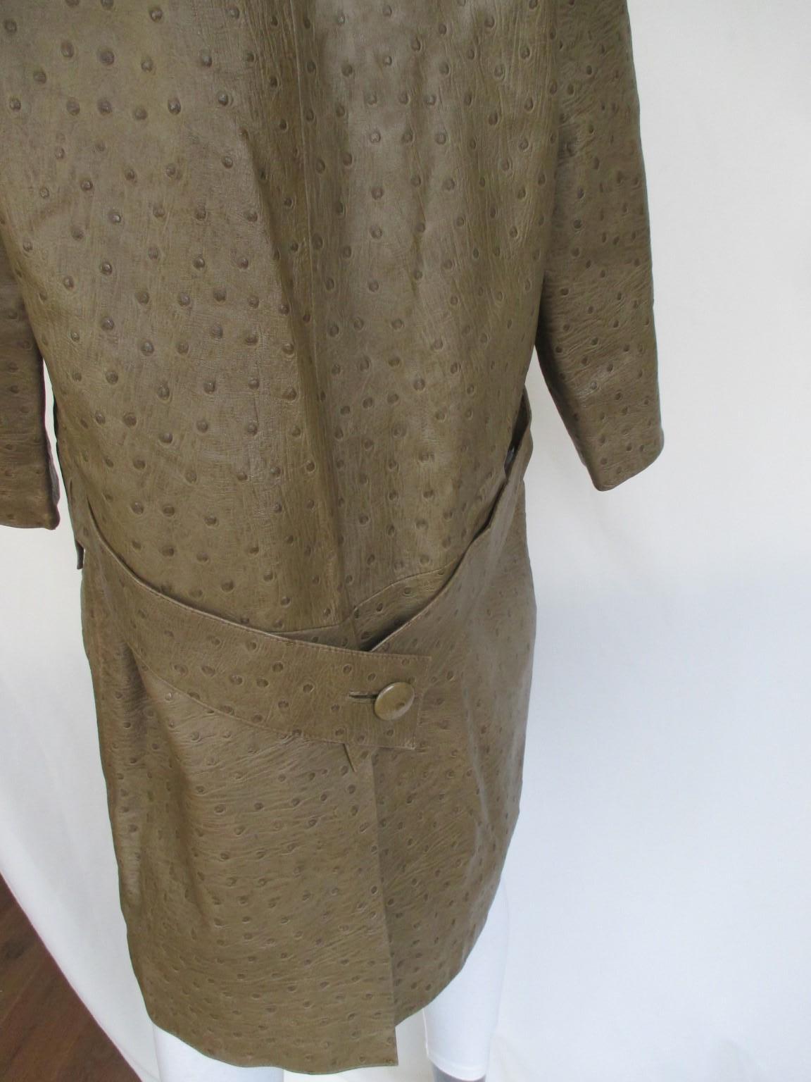 Olive Green Vintage Ostrich Leather Coat In Fair Condition For Sale In Amsterdam, NL