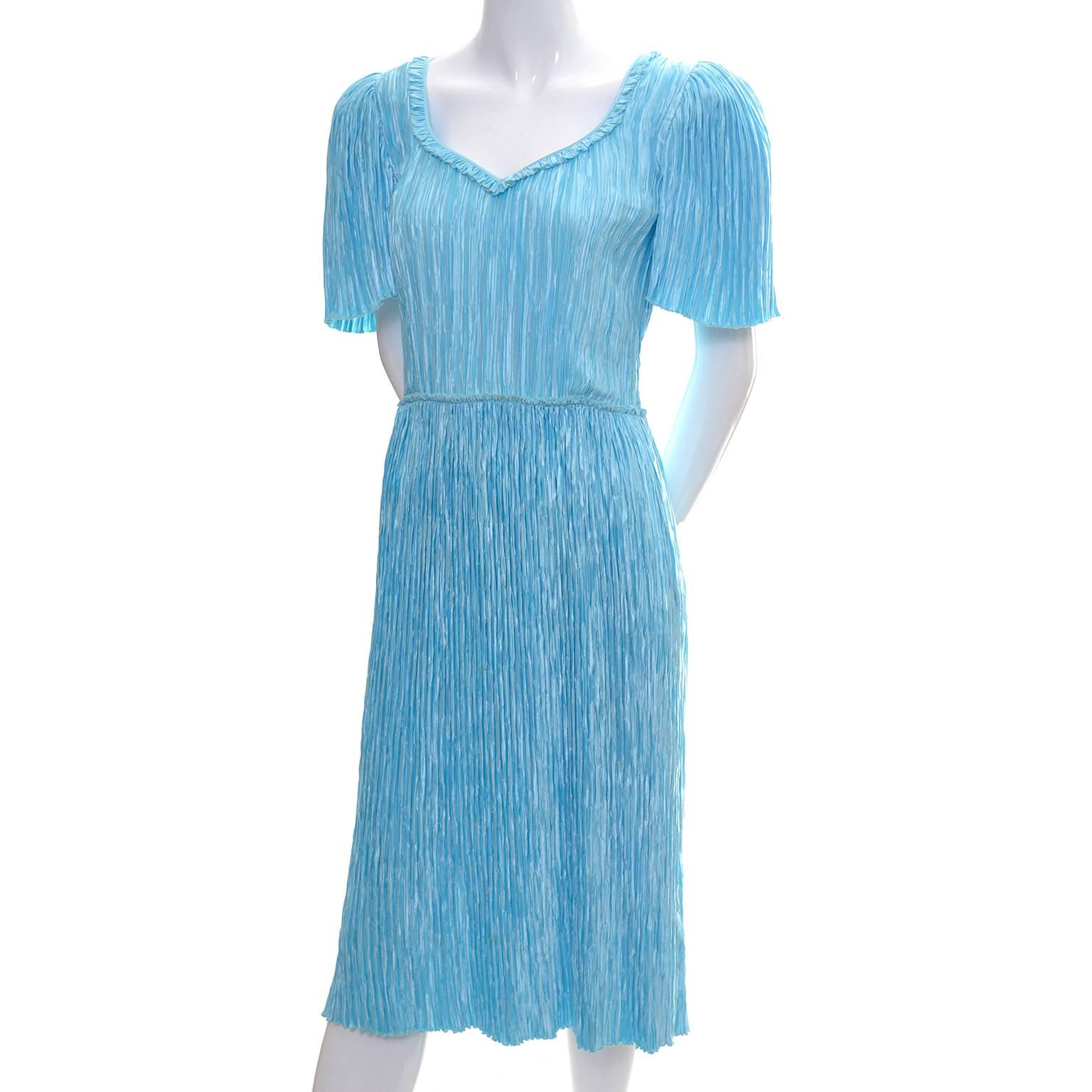Mary McFadden Couture Vintage Dress Blue Fortuny Style Pleats in Size 4 In Excellent Condition In Portland, OR