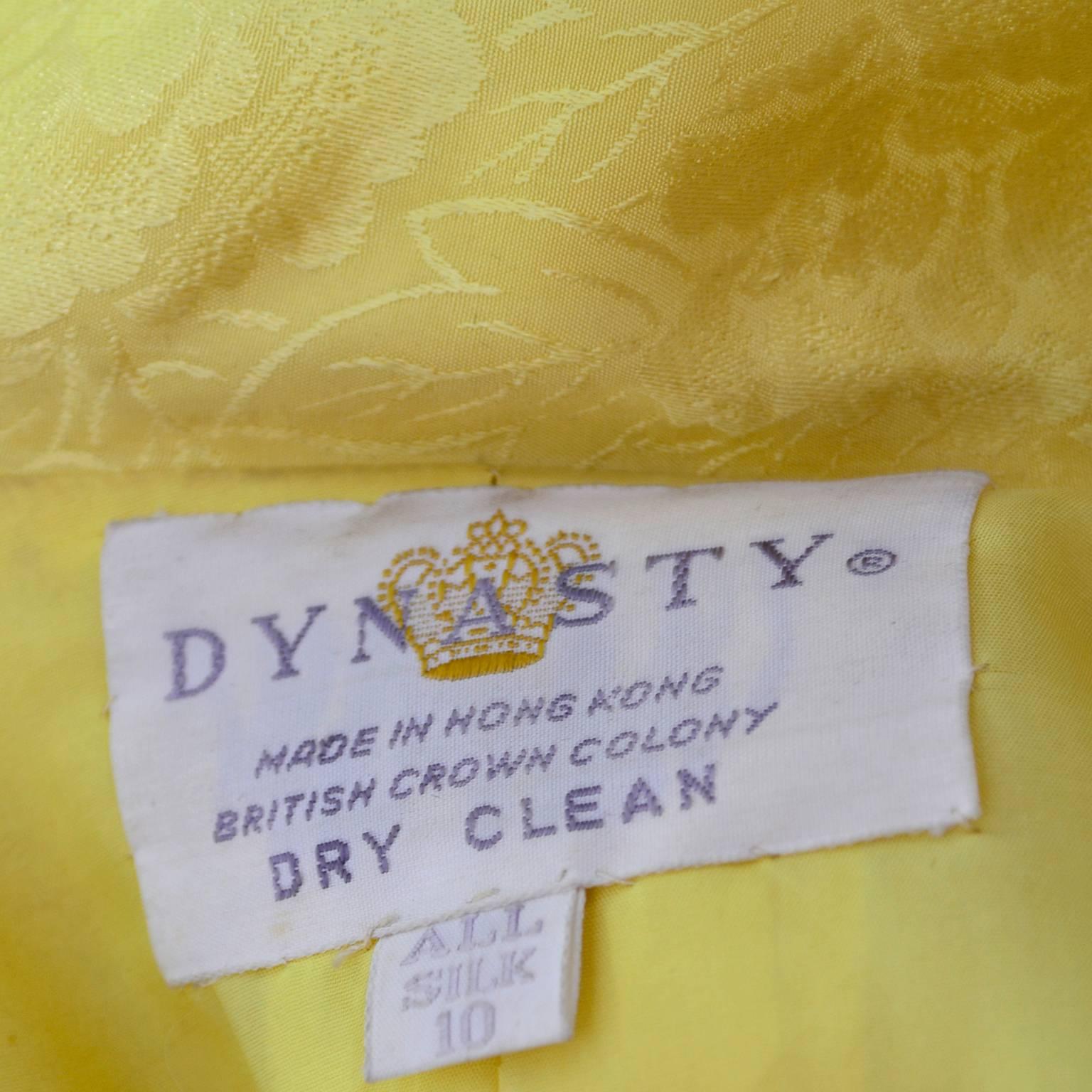 1960s Dynasty Vintage Hostes Gown Robe in Yellow Silk Jacquard Floral Hong Kong In Excellent Condition For Sale In Portland, OR