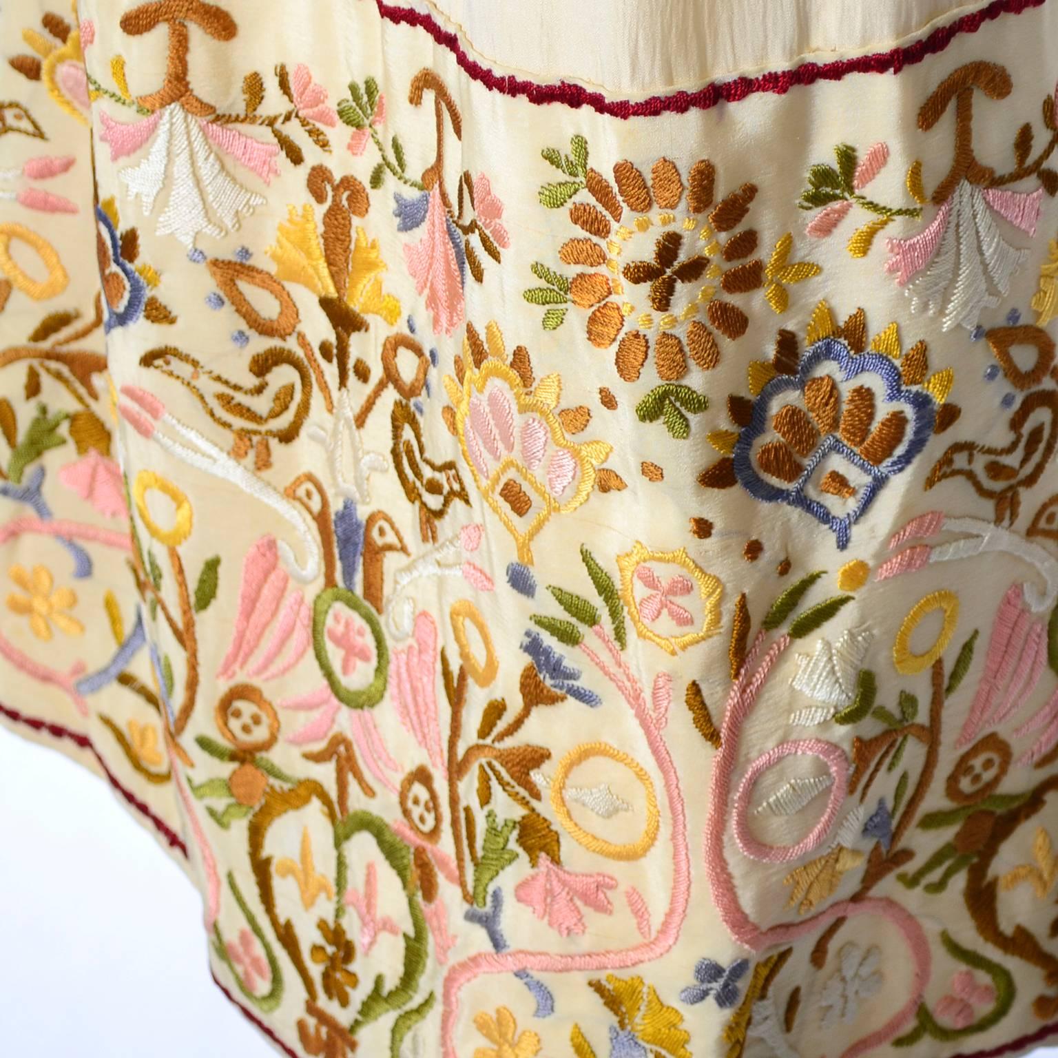 Beige Edwardian Silk Art Deco Vintage Robe or Coat Extraordinary Fine Embroidery