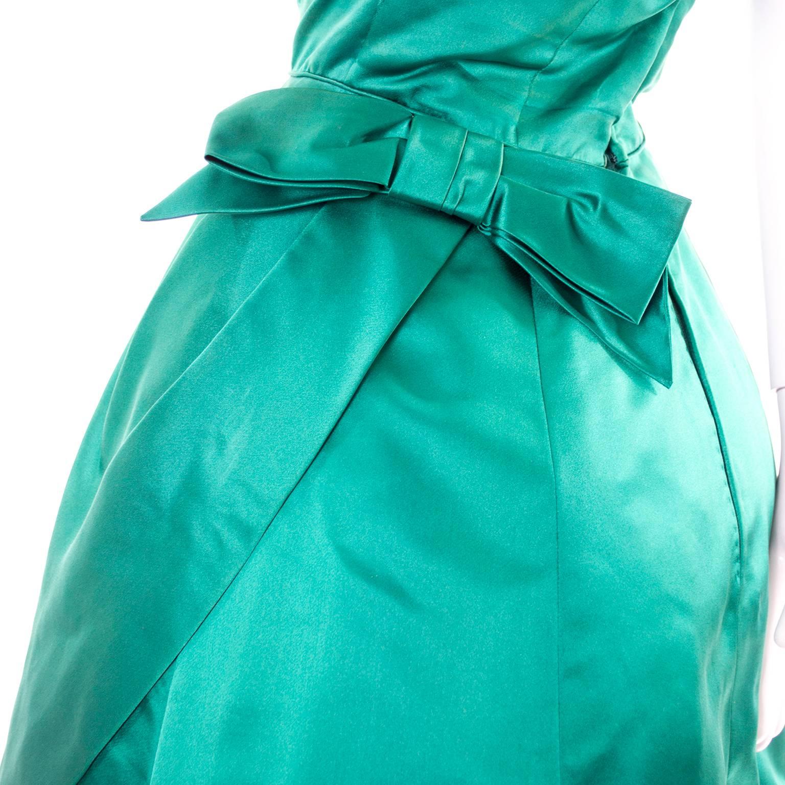 Philip Hulitar 1950s Vintage Dress Green Satin Bow Beautiful Neckline Size 6 In Excellent Condition In Portland, OR