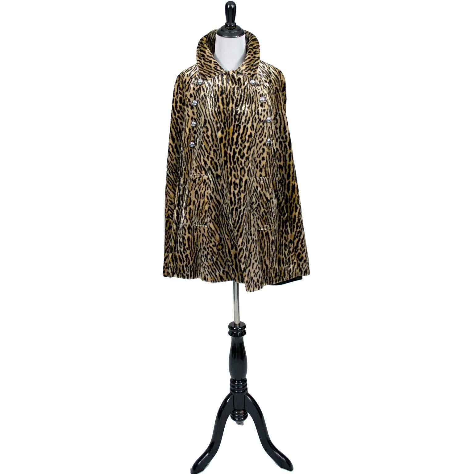 Women's Harolde's Vintage Leopard Faux Fur Cape 1960s Chic Outerwear S/M