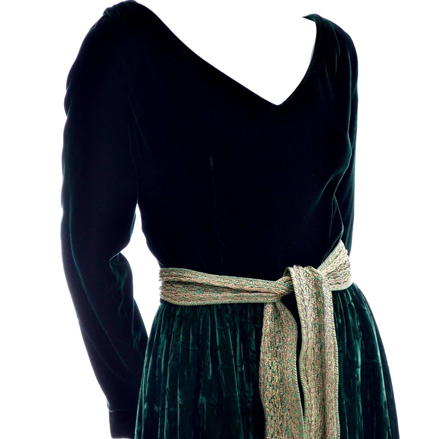 Oscar de la Renta Vintage Grünes Abendkleid aus Samt Formelles Kleid im Zustand „Gut“ in Portland, OR