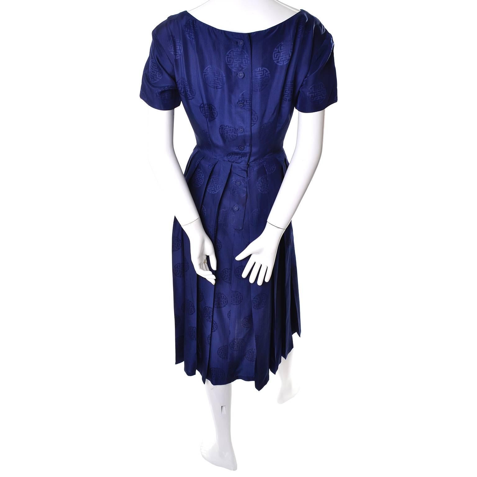 Women's 1960s Blue Silk Dynasty Vintage Dress Asian Moans Print 6/8 Hong Kong