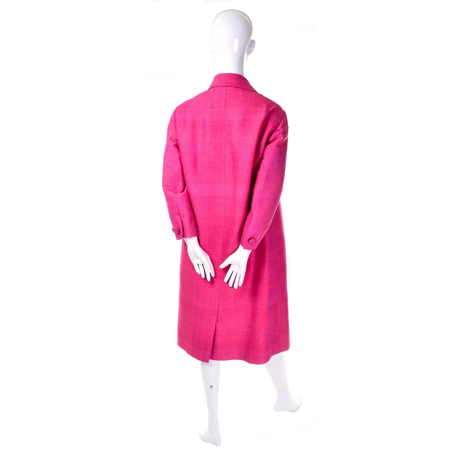 1960s Pink Silk Vintage Evening Coat Haz'ls Exclusives Made in Hong Kong In Excellent Condition In Portland, OR