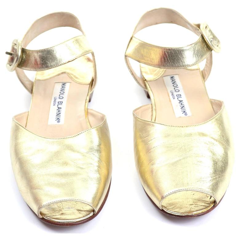 Manolo Blahnik London Shoes Gold Peep Toe Flats Sandals Size 38 at 1stDibs