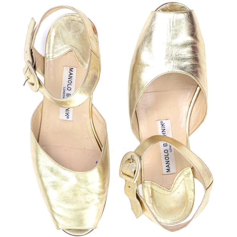 Manolo Blahnik London Shoes Gold Peep Toe Flats Sandals Size 38 at 1stDibs