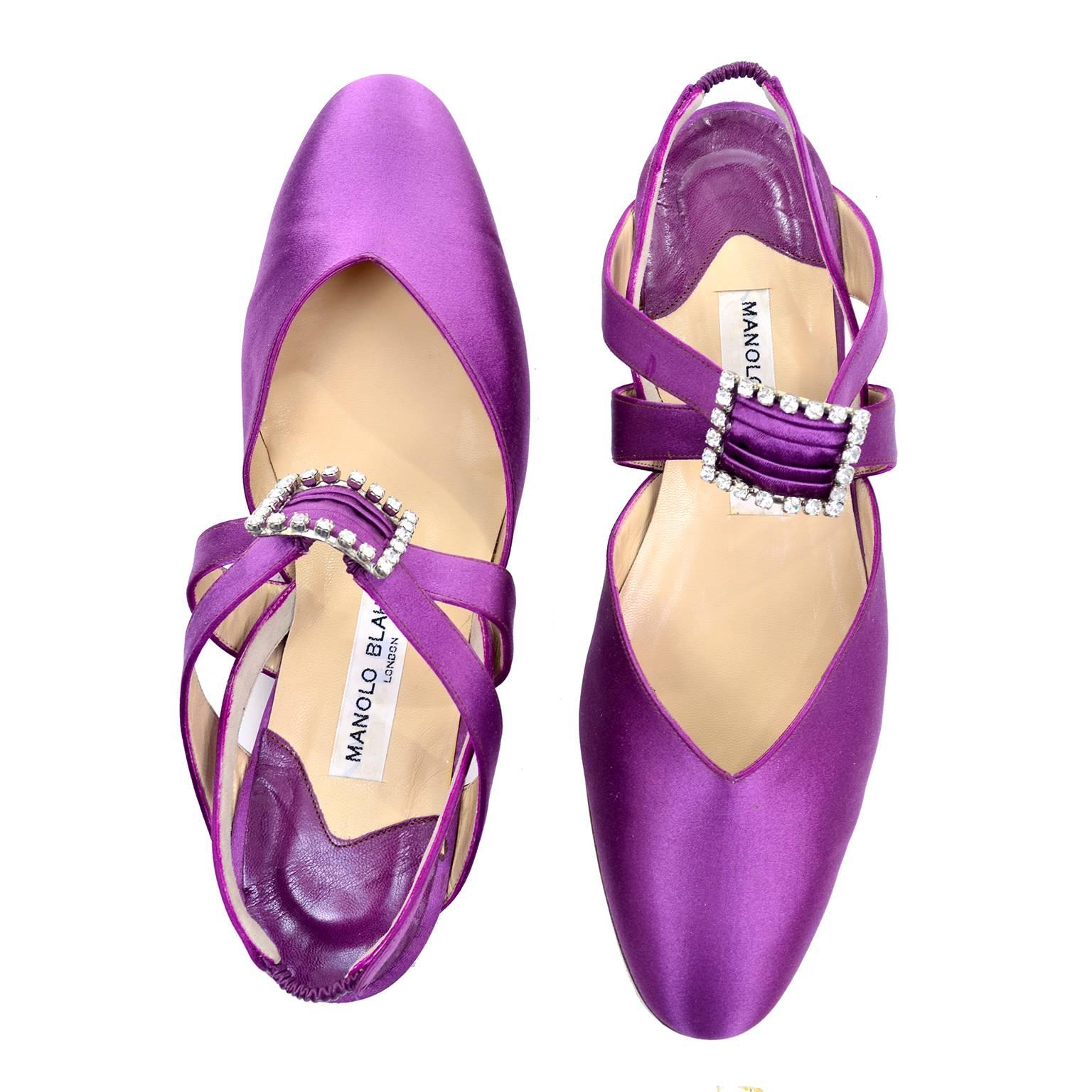 New Vintage Manolo Blahnik Purple Satin Vintage Shoes With Rhinestone Buckles 39 In New Condition In Portland, OR