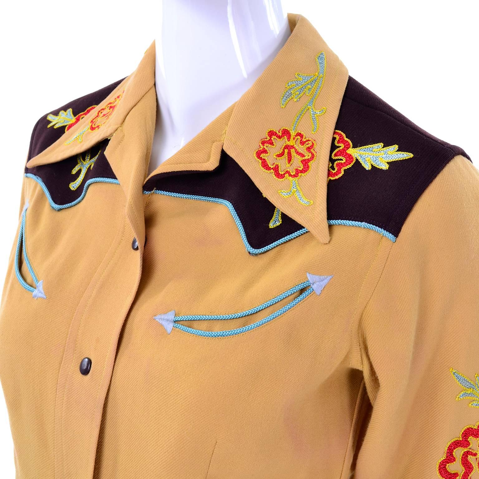 1940s Vaquero Fashions Vintage Cowgirl Western Shirt With Embroidered Flowers  In Excellent Condition In Portland, OR