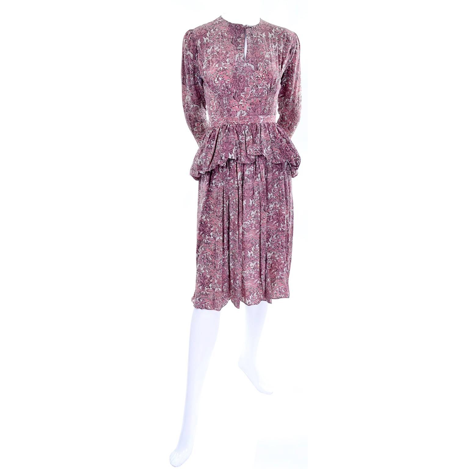 Brown 1940s Vintage Silk Dress in Rose Mauve Toile Novelty Print with Peplum