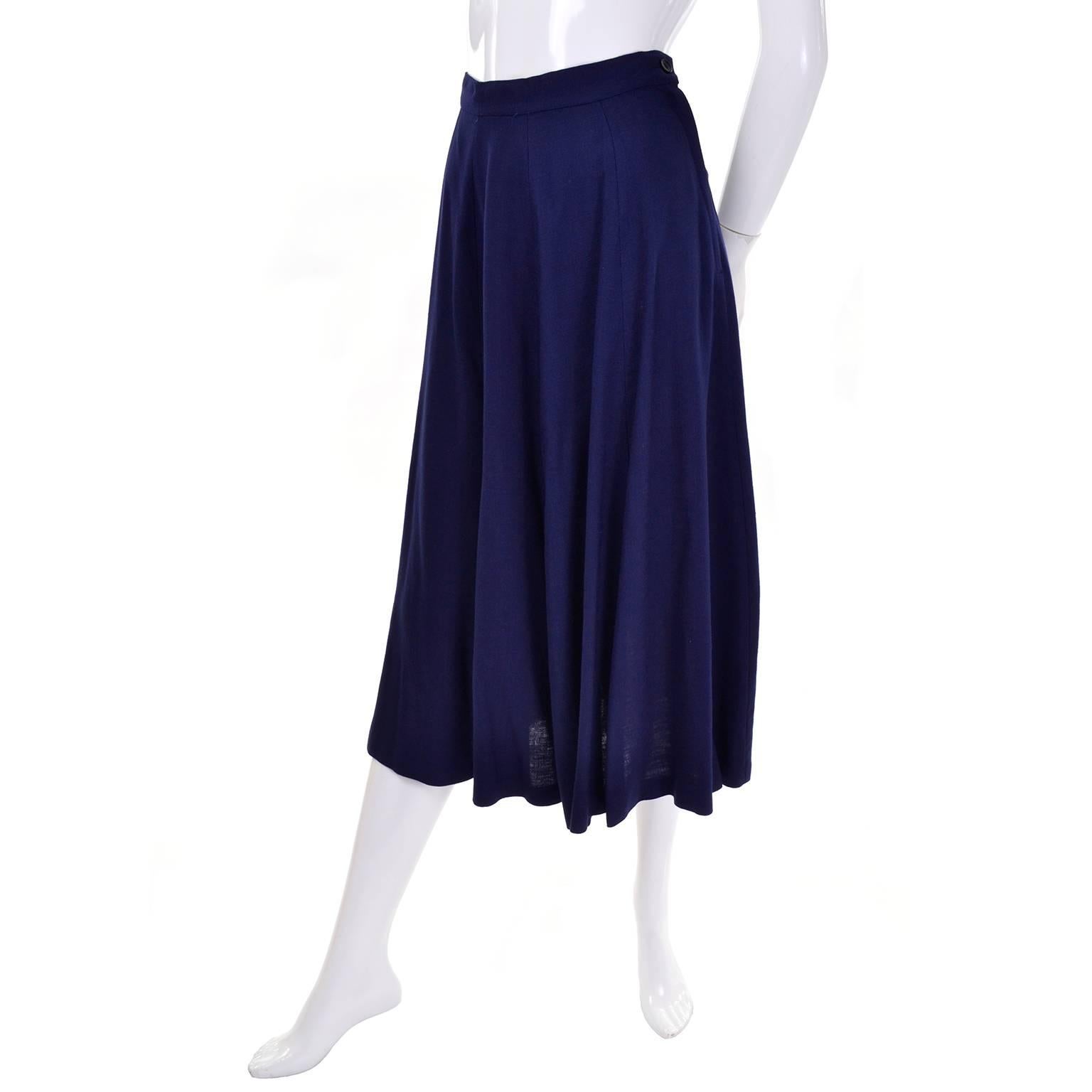 Vintage Navy Blue & White 2 Pc \Dress w/ peplum Worn by Jessica Chastain  In Excellent Condition In Portland, OR
