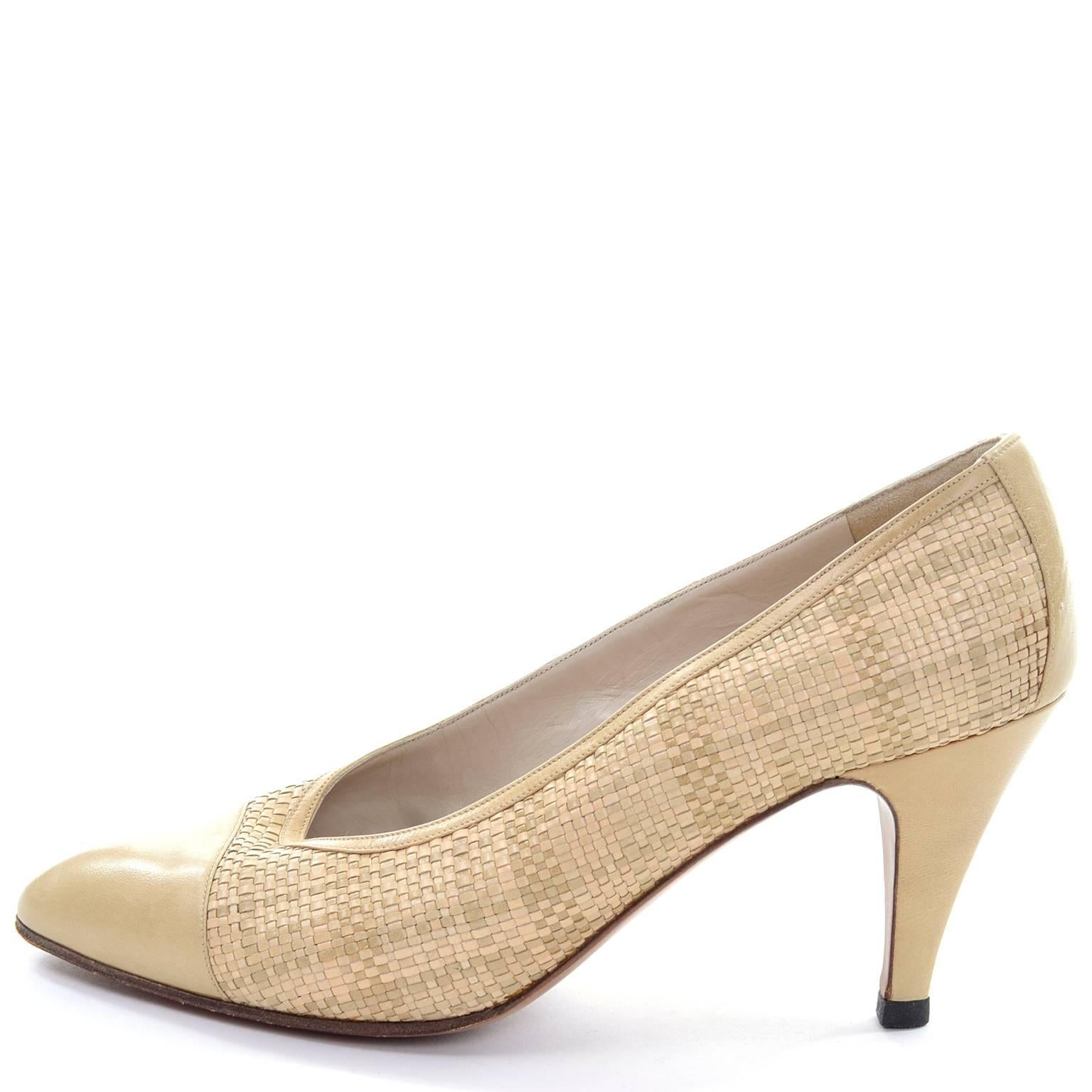 Beige Chanel Vintage Pumps Woven Shoes With Tan Leather Trim in Size 8.5 For Sale