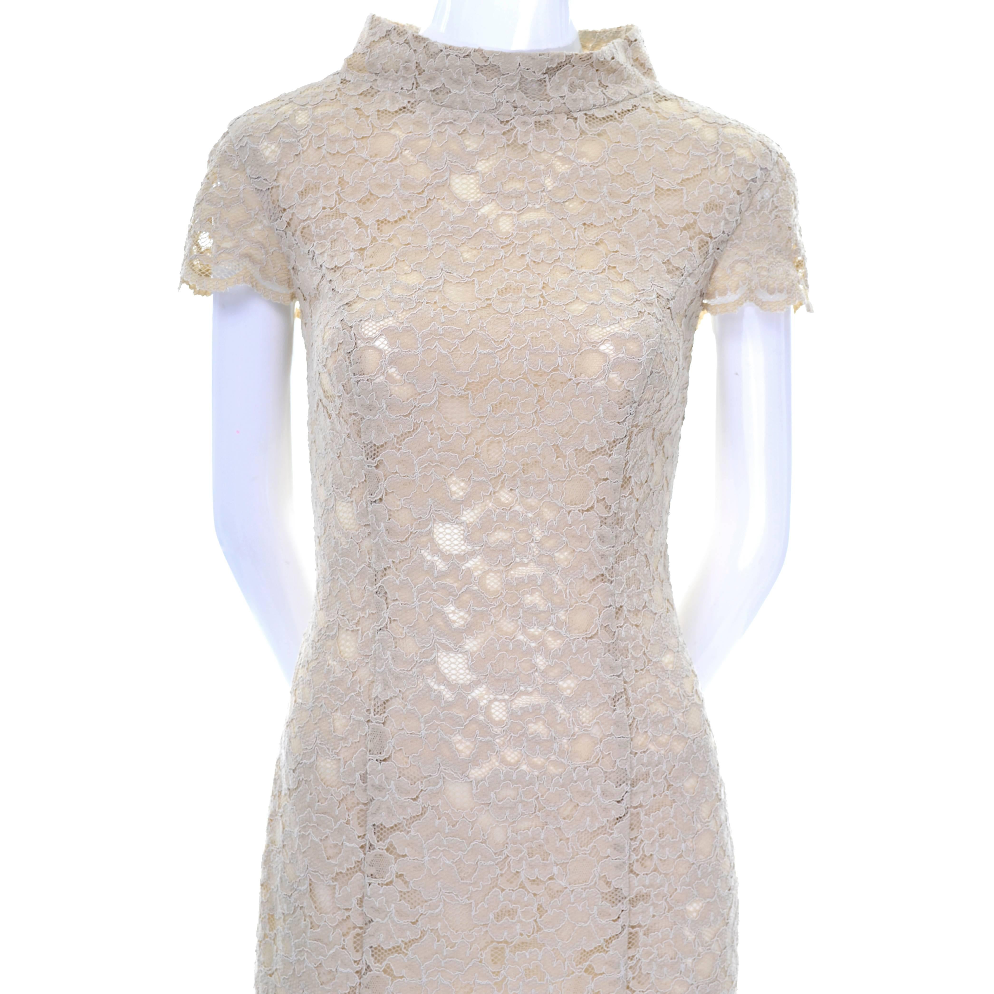 Moschino Cream Sand Lace Short Sleeve Mock T Neck Vintage Dress US Size 6  In Excellent Condition For Sale In Portland, OR