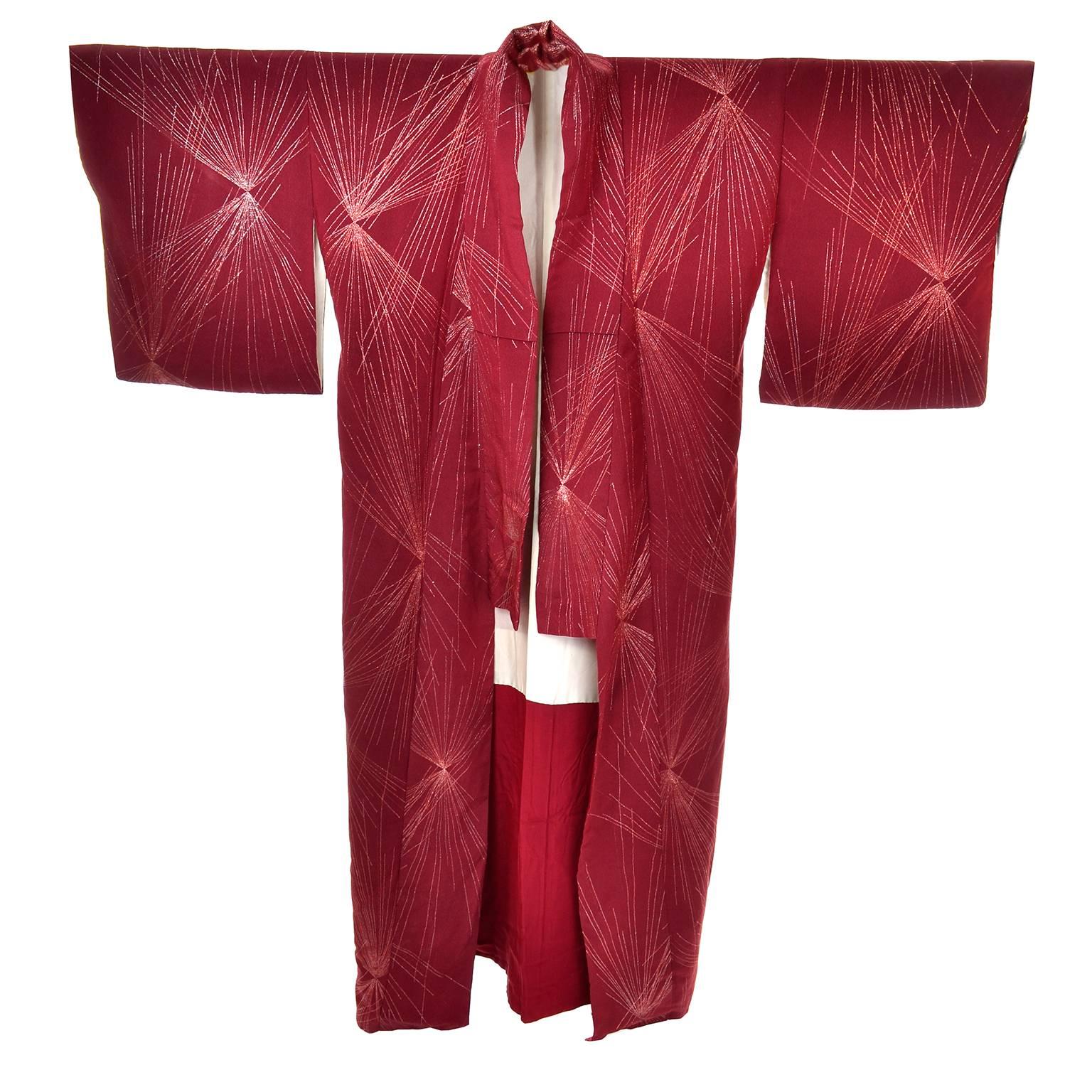 Red Vintage Rust Burgundy Silk Kimono w/ Gold Metallic Embroidery for Fall For Sale