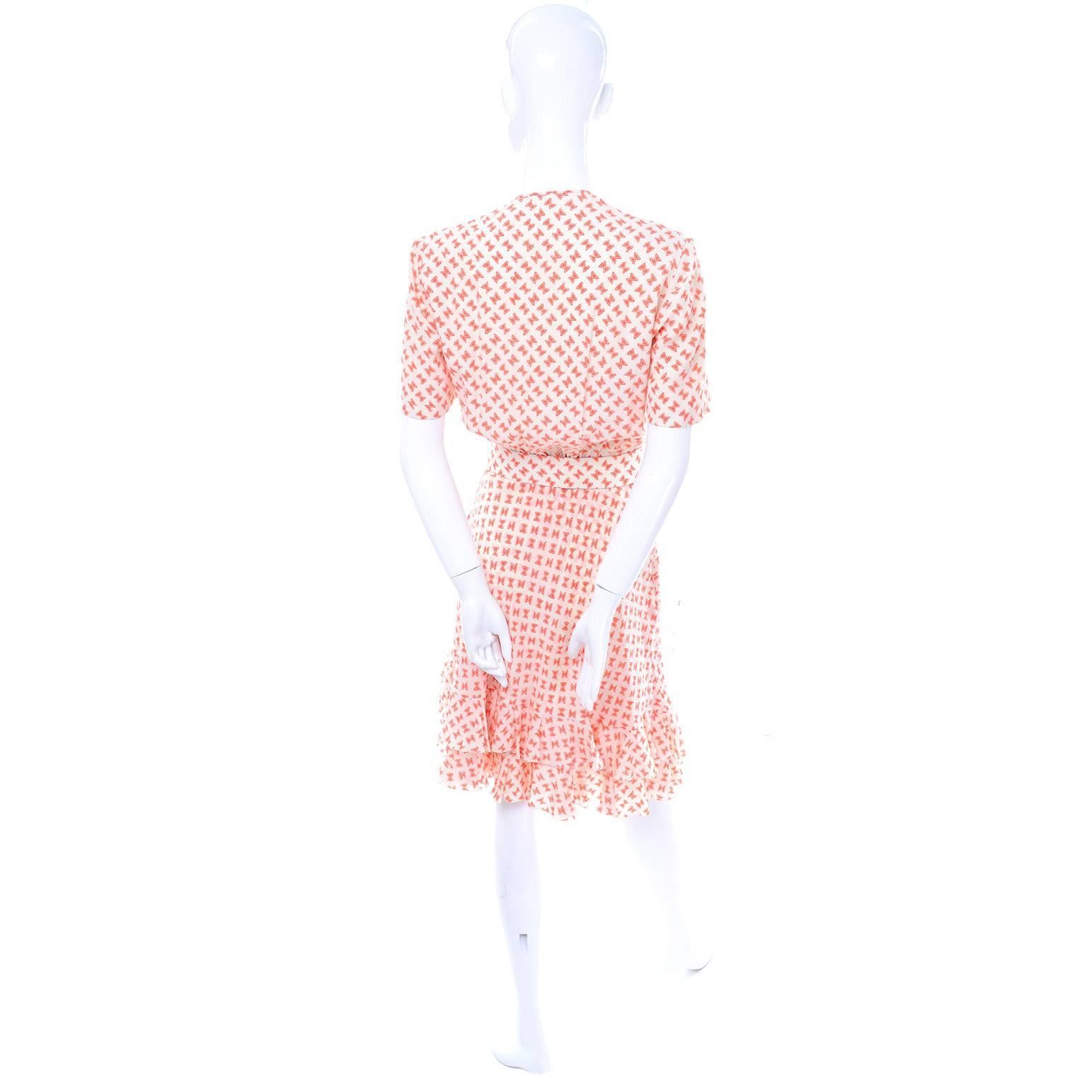 Vintage Couture Dress with Orange & White Silk Bow Print and Ruffled Hem Size 2 For Sale 1