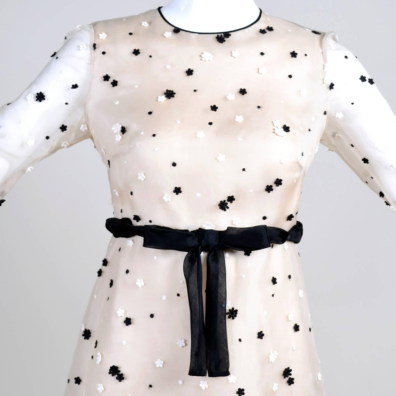 Women's Documented 2011 Valentino Dress in Cream Organza w Black & White Flowers